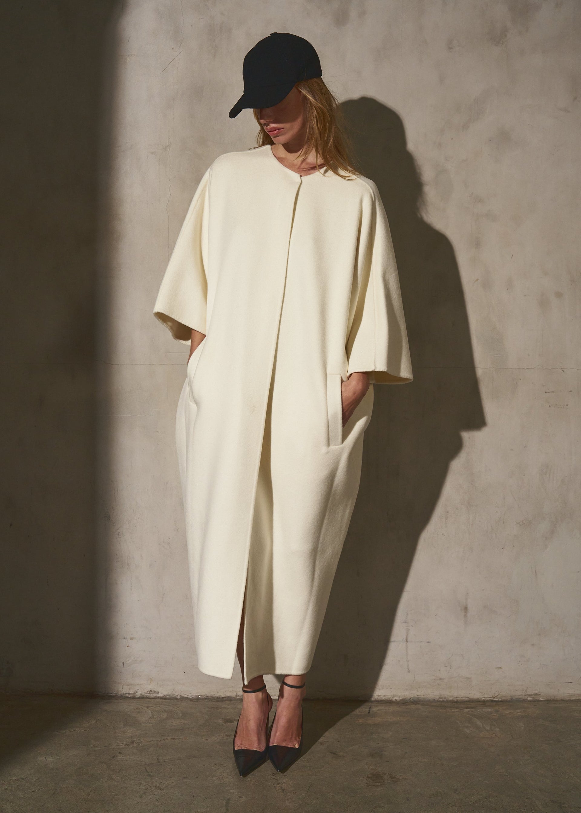 COLLARLESS CASHMERE BELTED COAT