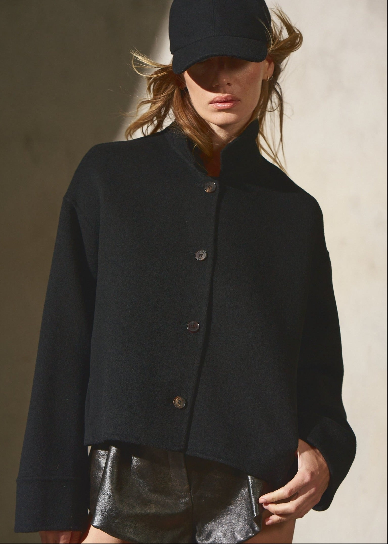 CROPPED CASHMERE SHIRT JACKET - Noir