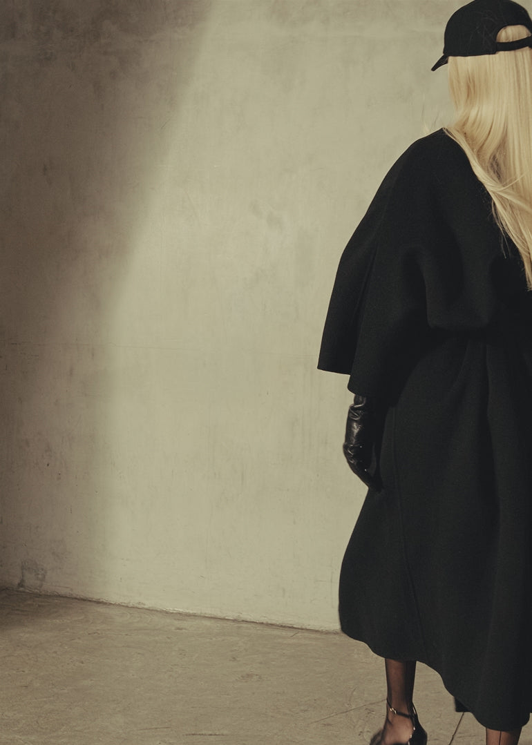 COLLARLESS CASHMERE BELTED COAT - Noir