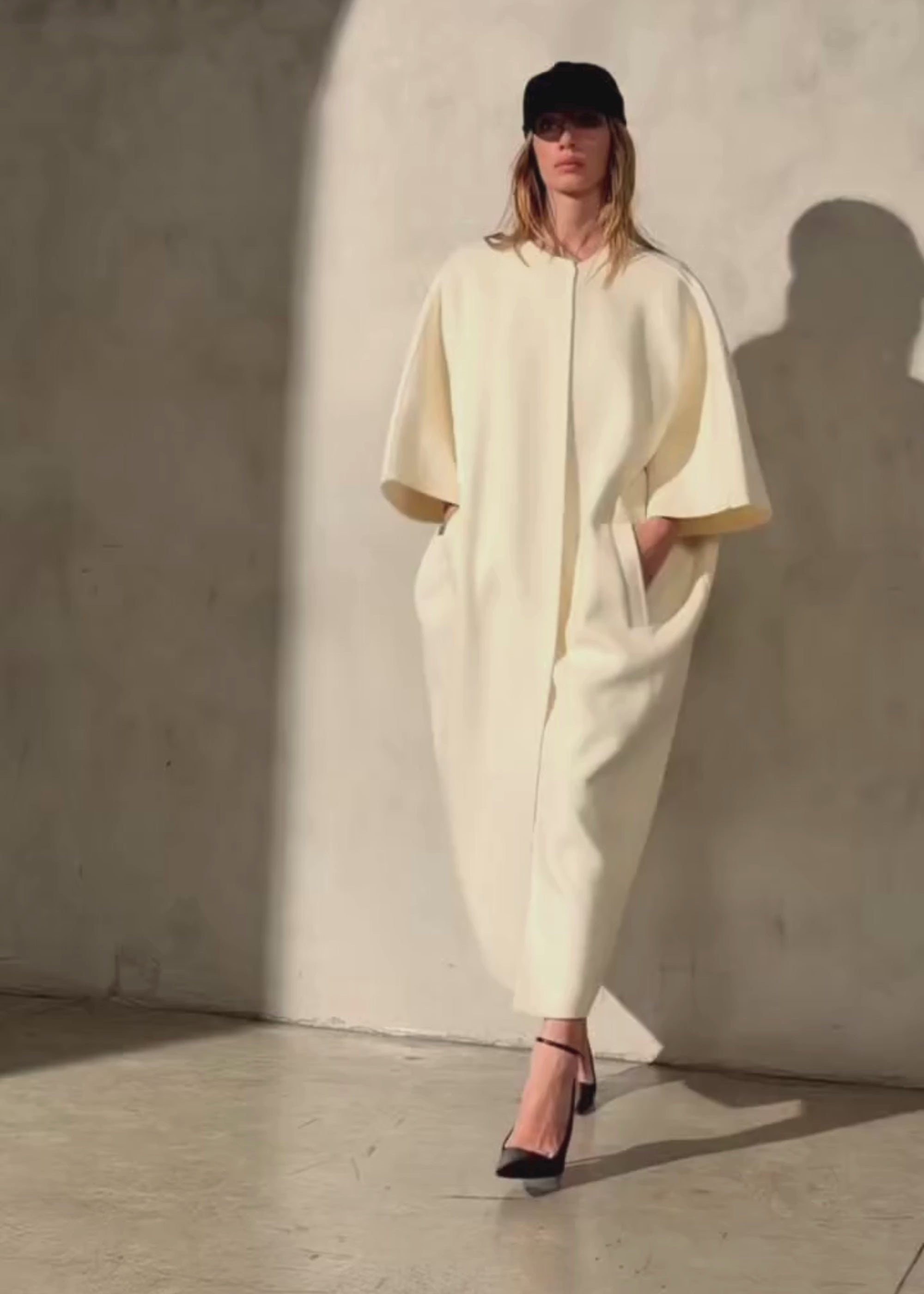 COLLARLESS CASHMERE BELTED COAT - Noir