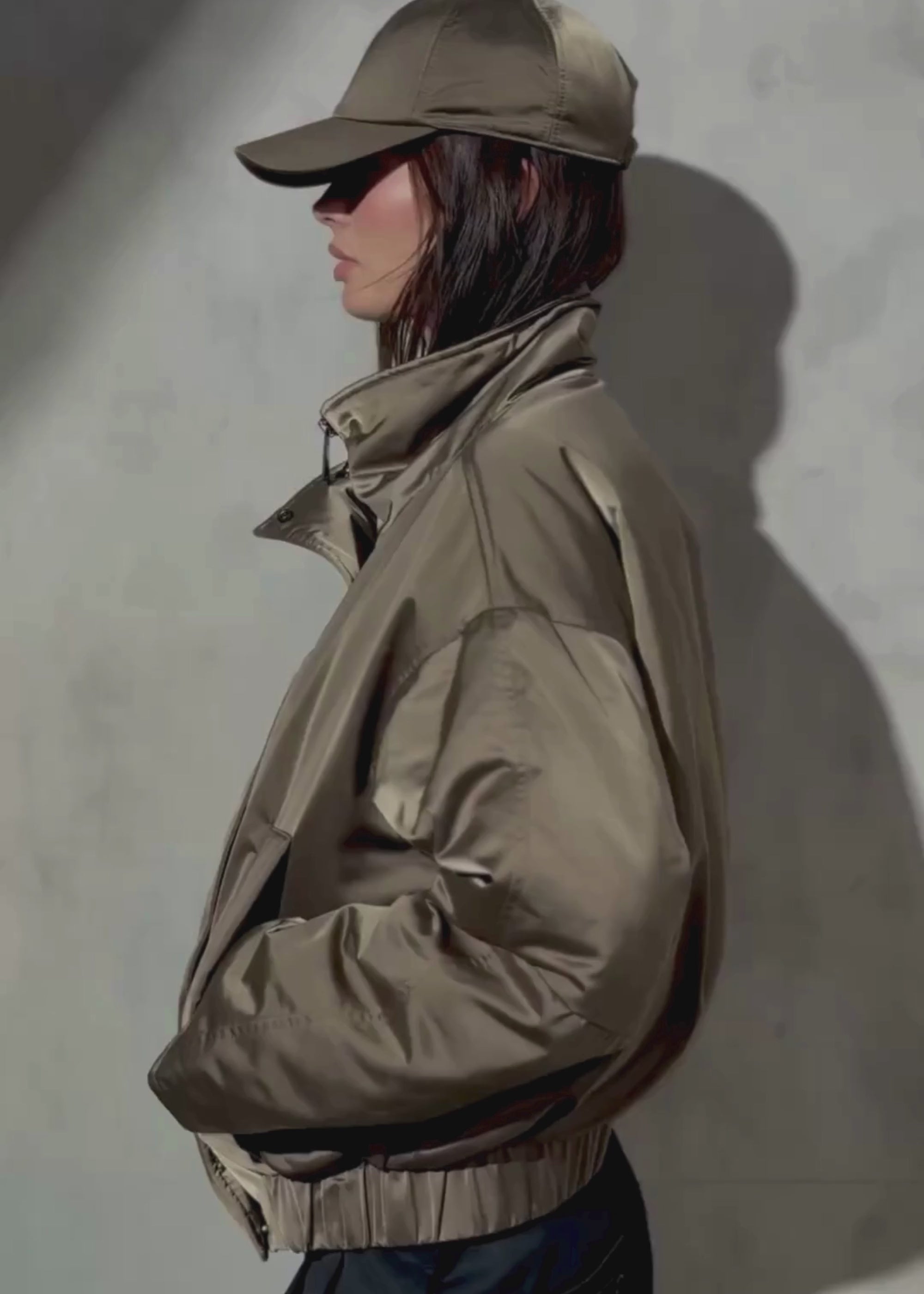 CROPPED SATEEN BOMBER - Taupe