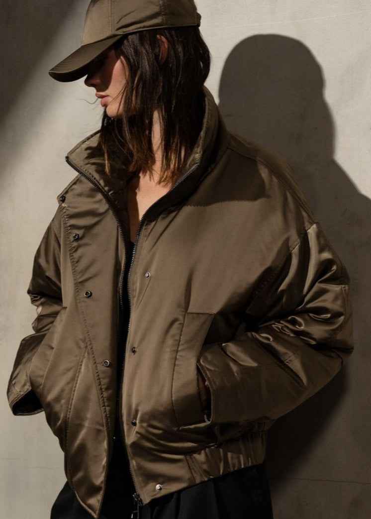 CROPPED SATEEN BOMBER
